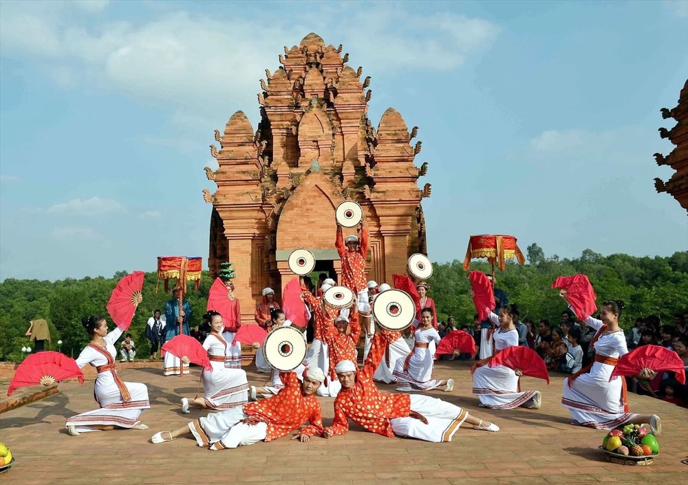 Khu Phố Chăm Pa Và Làng Lak-Kon-Ku Tây Nguyên