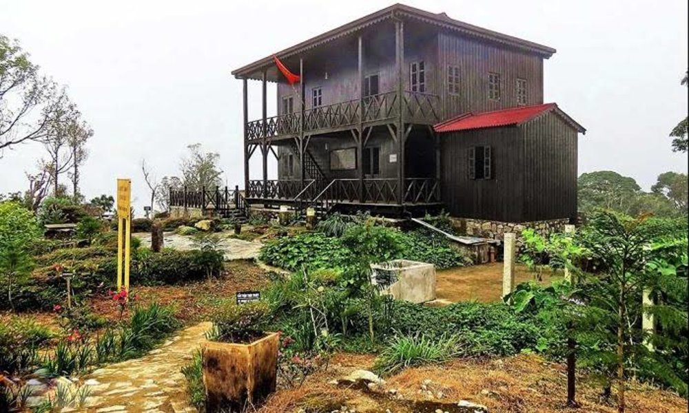 Di Tích Nhà Gỗ Của Bác Sĩ Alexandre Yersin