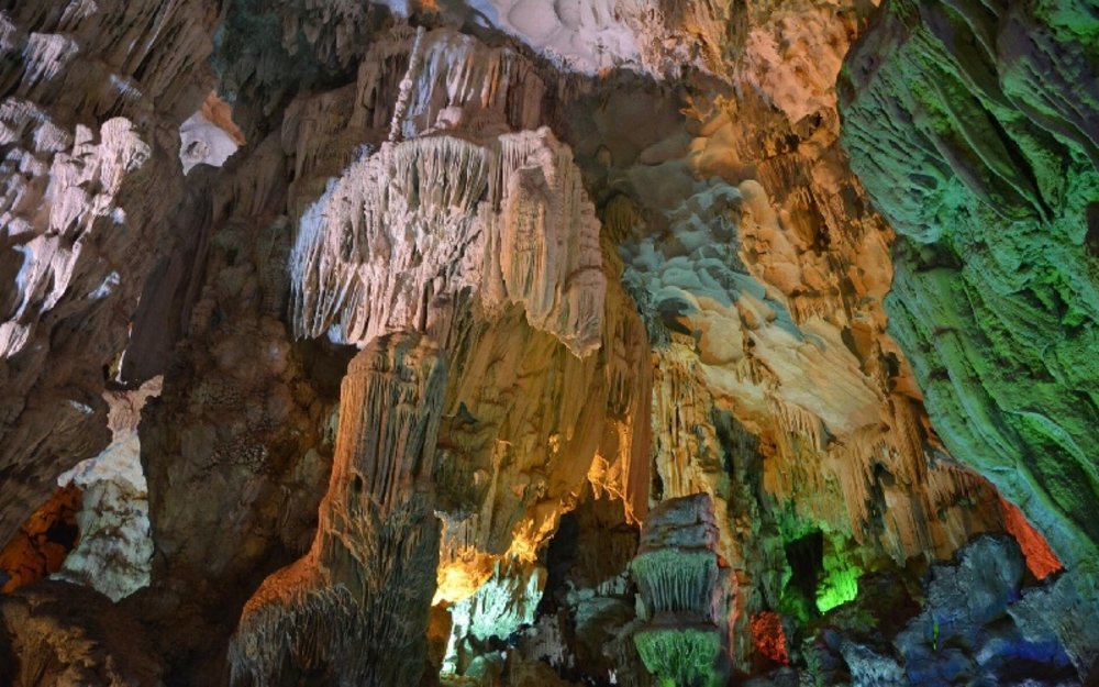 Hang Đầu Gỗ: Dấu Ấn Lịch Sử Hào Hùng