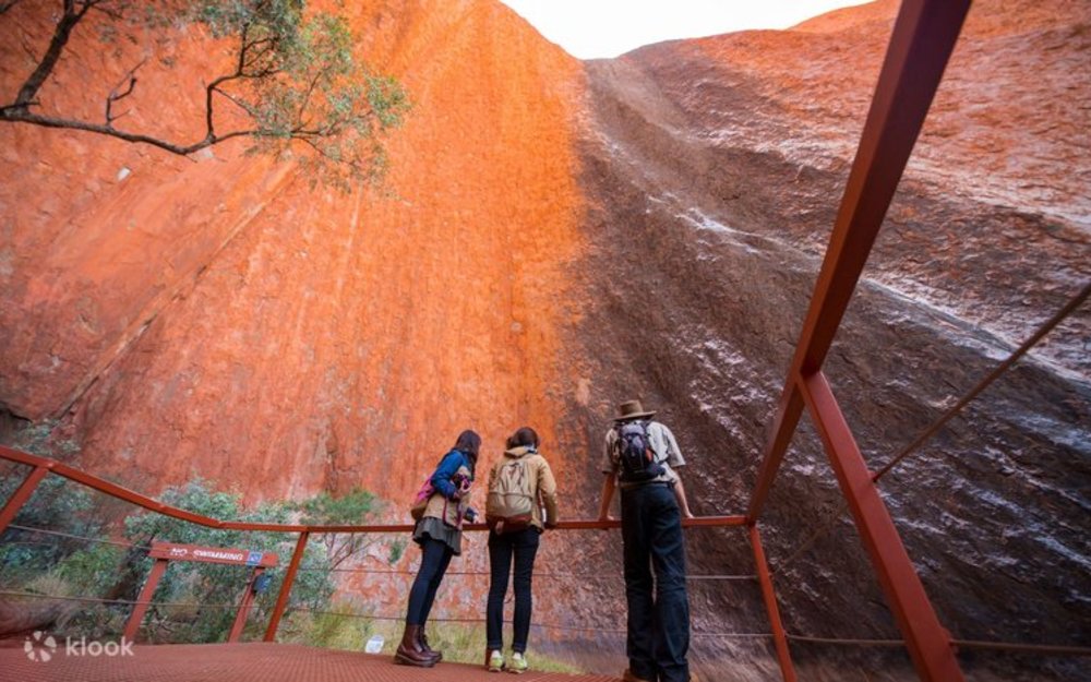 Bay Thẳng Đến Sân Bay Ayers Rock (AYQ)