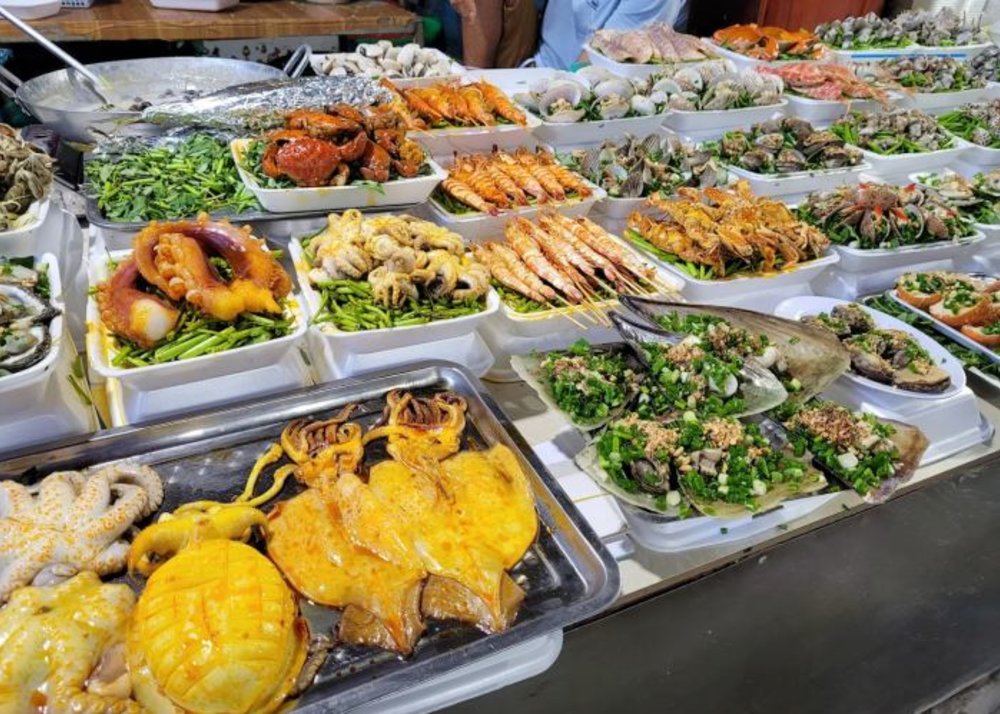 12h00: Oanh tạc Chợ Hàng Dương 