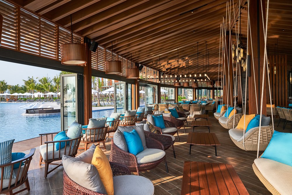 Bí Kíp Ghé Thăm Aura Beach Club
