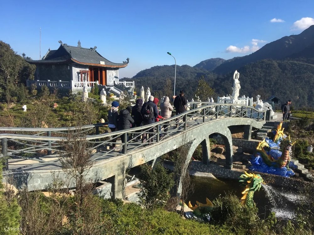 Sáng: Check-in Sapa Và Thưởng Thức Bữa Sáng Phố Núi