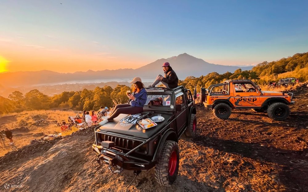Đón Bình Minh Trên Đỉnh Núi Lửa Batur Bằng Xe Jeep 4WD