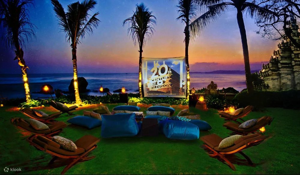 Đón Hoàng Hôn Cháy Rực Tại Beach Club (Canggu/Seminyak)