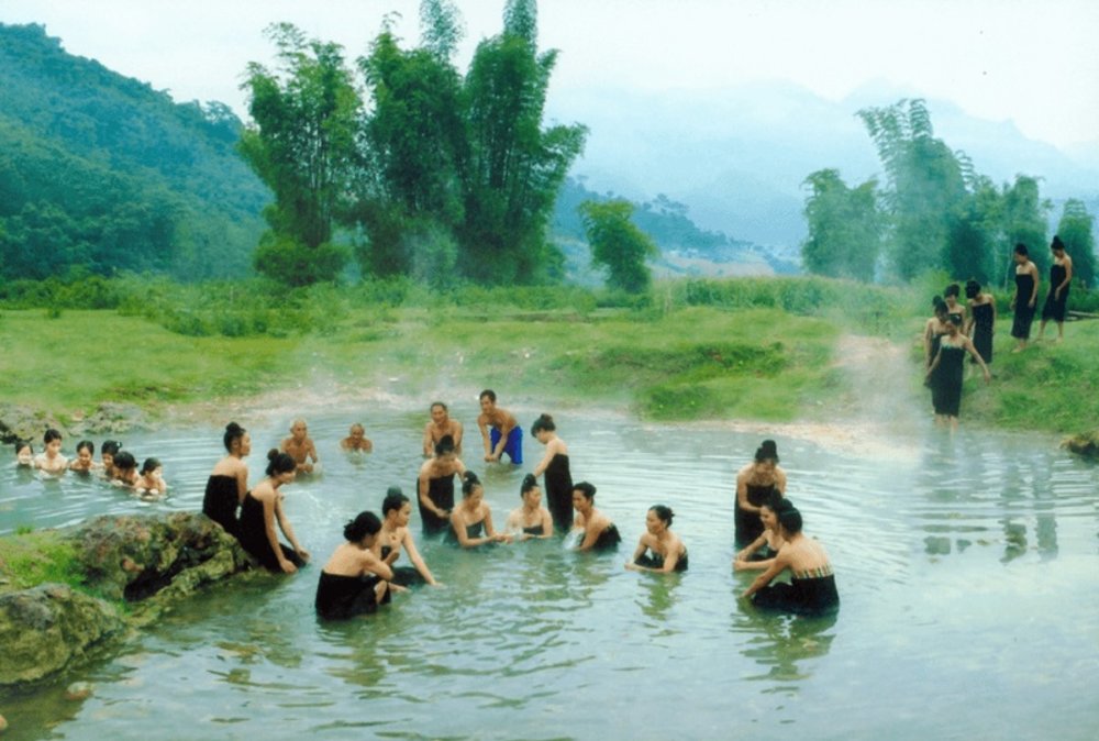 Đêm Đầu Tiên Thư Giãn Cùng Suối Khoáng Nóng Bản Hốc