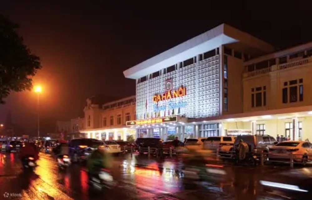 Buổi Sáng Khởi Hành Rời Xa Phố Thị Nhộn Nhịp