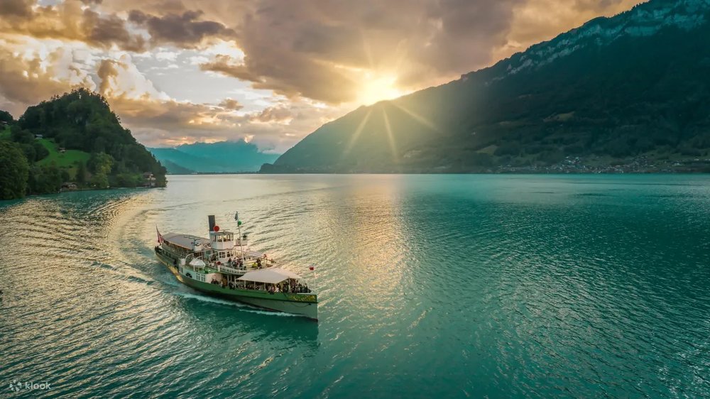 Chiều: Du Ngoạn Trên Hồ Brienz Và Check-In Làng Iseltwald