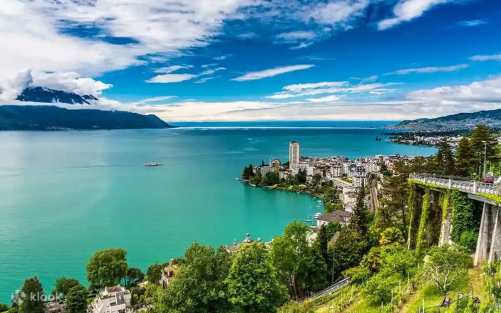 Hòa Mình Vào Không Khí Nghệ Thuật Ở Montreux