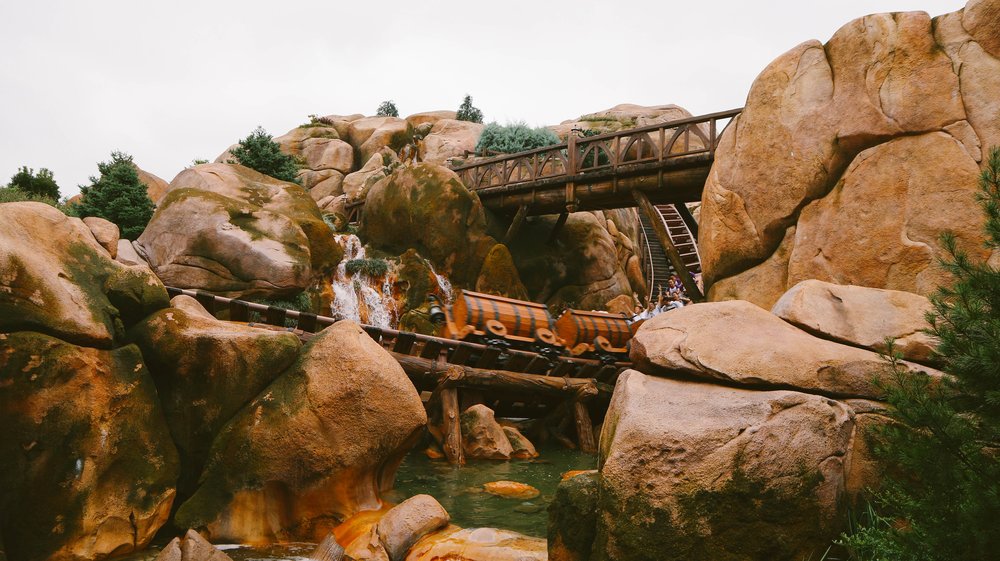 SG - seven dwarfs mine train
