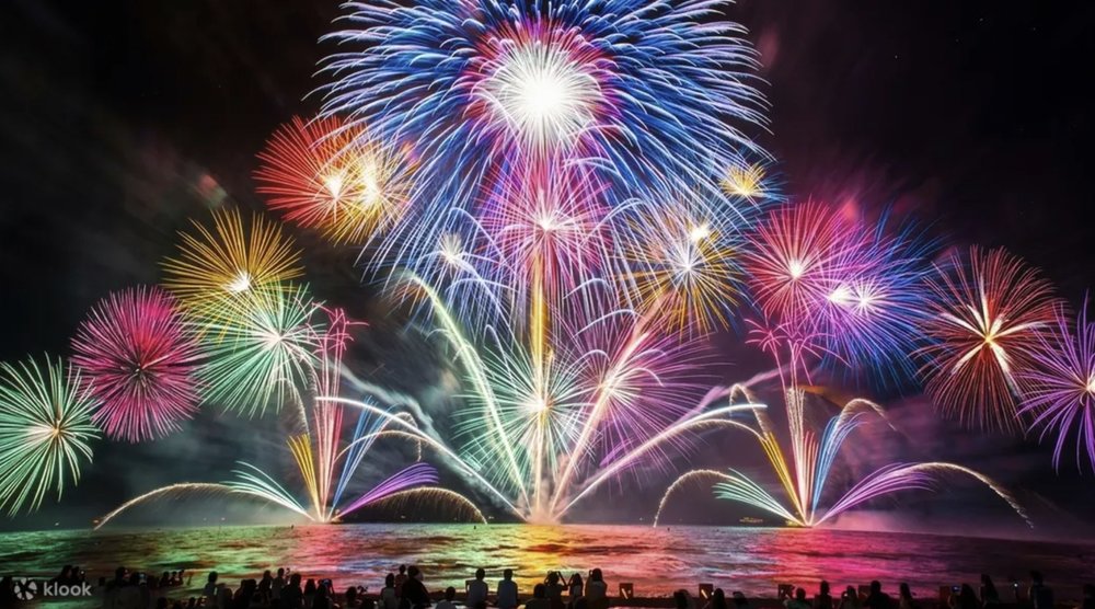 Fireworks boat cruise in Tokyo