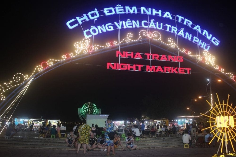 Chợ Đêm Nha Trang - Sắc Màu Lung Linh Khi Phố Lên Đèn