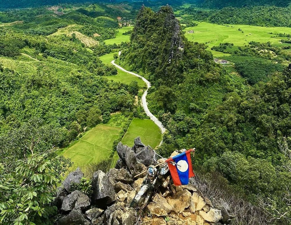 Nam Xay Viewpoint - Chiếc Motor Huyền Thoại Trên Đỉnh Núi