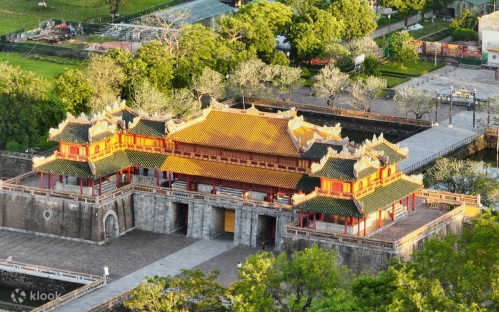 Các Điểm Tham Quan Gần Sân Bay Và Trên Đường Về