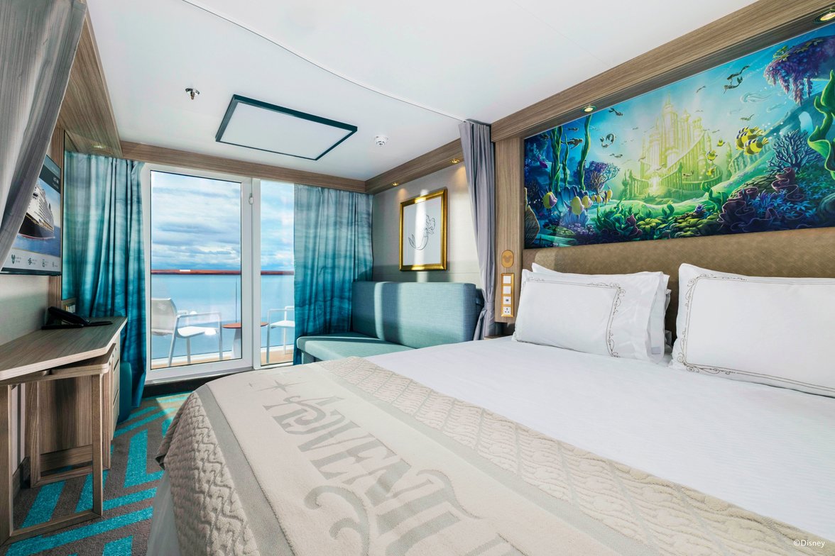 DCL-DA_Accoms_Deluxe Oceanview with Verandah 1