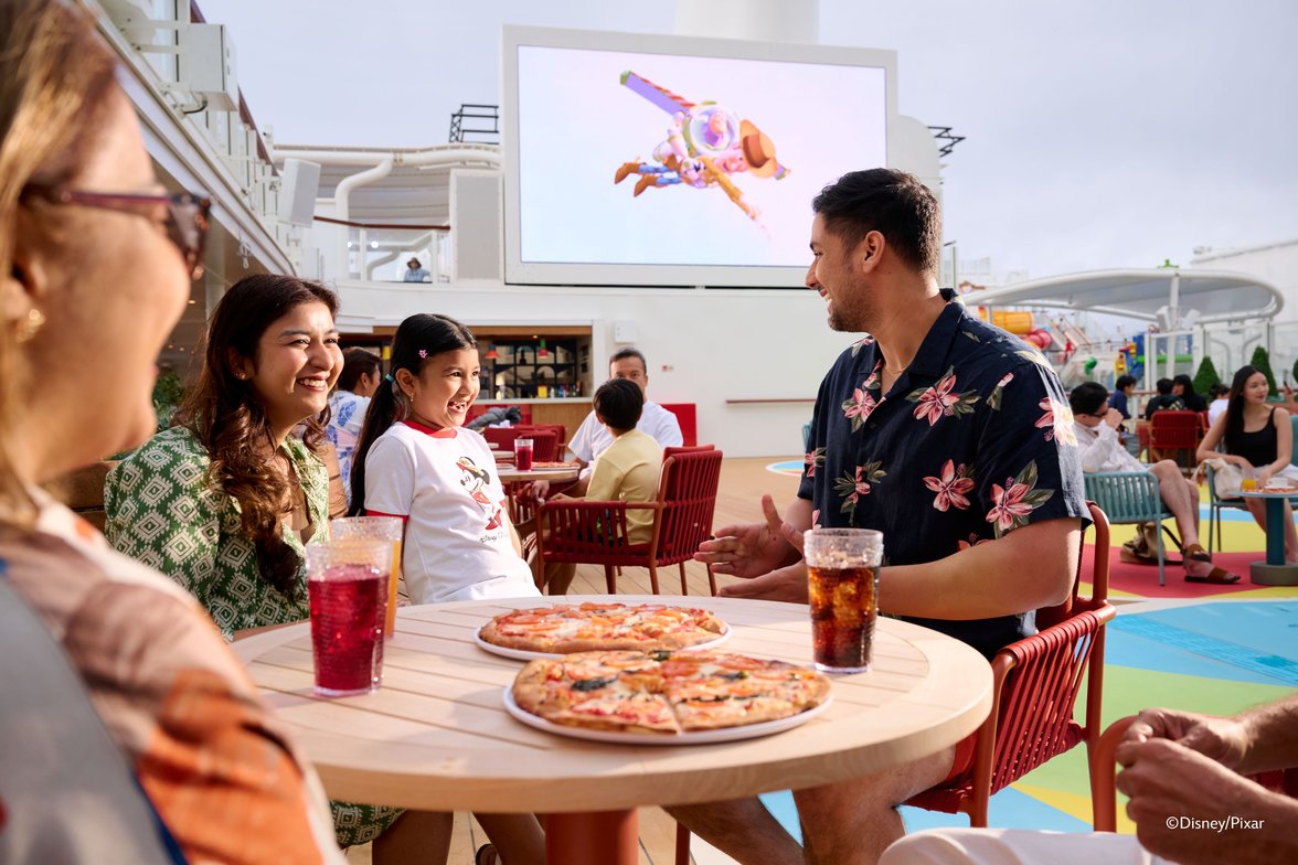 DCL-DA_Toy Story Place_Movie and Pizza