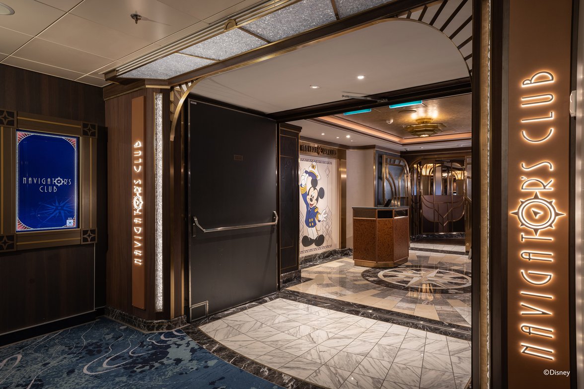 DCL-DA_Navigator’s Club_Entrance