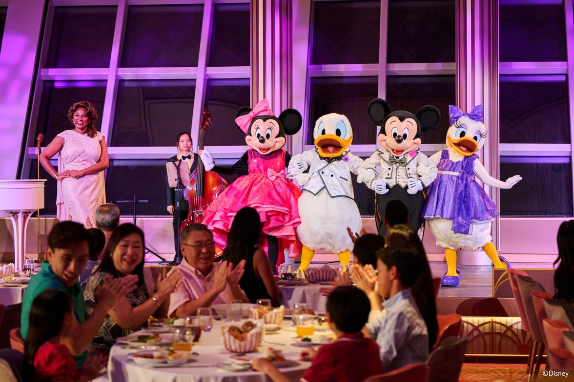 DCL-DA_Hollywood Spotlight Club_Character experiences (Apr 26)