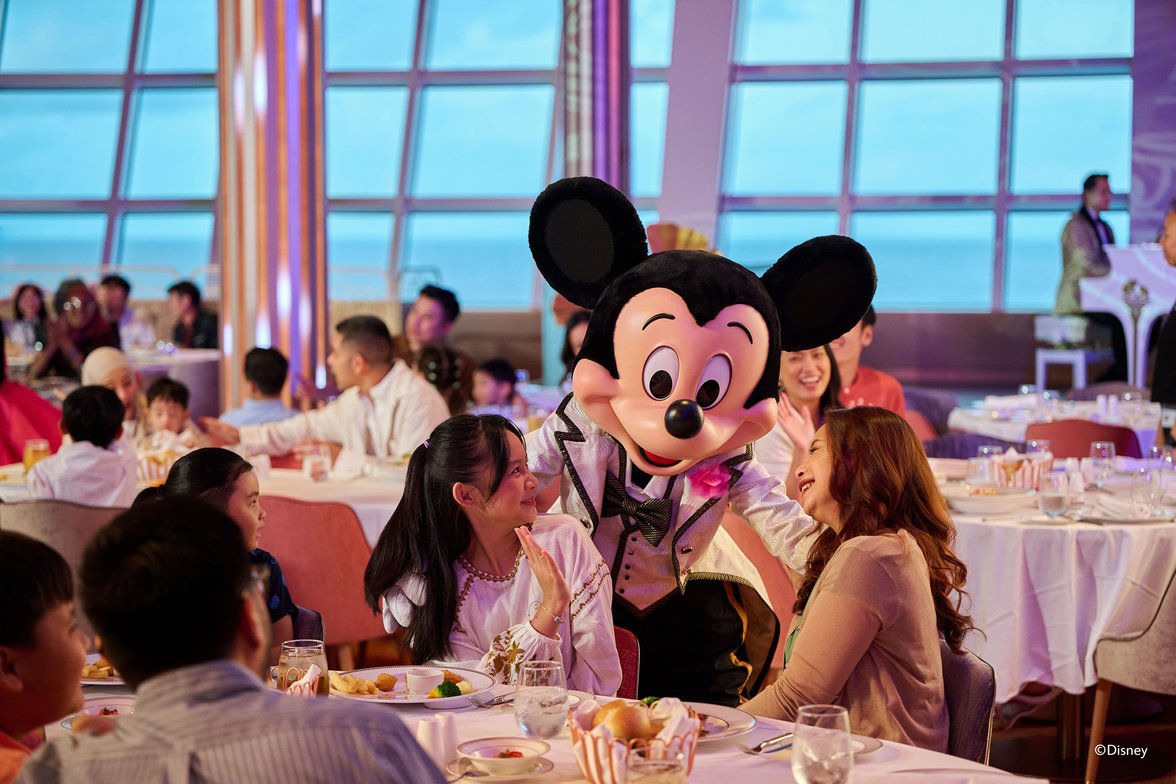 DCL-DA_Hollywood Spotlight Club_Characters 3