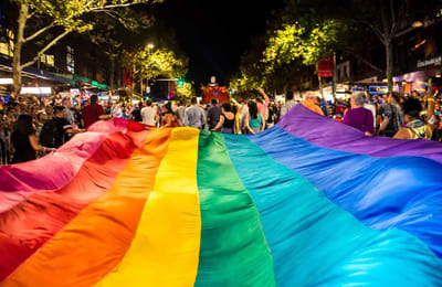 【澳洲自由行】雪梨同性戀狂歡節遊行(Sydney Mardi Gras Parade)活動、周邊酒吧推薦