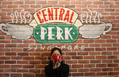 Recreate Your Favorite F.R.I.E.N.D.S. Scenes at Central Perk Singapore! #Friends25