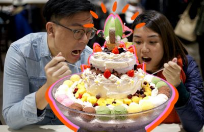 Stuff Your Face With Japan’s LARGEST Ice Cream at Yukijirushi Parlor In Hokkaido