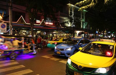 泰國夜市有哪些?曼谷必訪9大特色市集,吃喝玩樂通包!