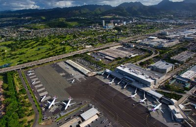 ハワイ空港からワイキキへ|バスや空港タクシーの最適な行き方ガイド