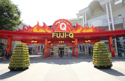 富士急ハイランドってどんなところ?見どころや人気アトラクションを事前にチェック