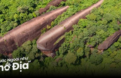 Hin Sam Wan - Chinh Phục Mỏm Đá “3 Chú Cá Voi” Nổi Tiếng Bueng Kan