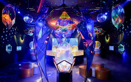 Goldfish × Light and Shadow - Immersive Art