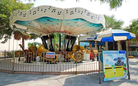 Explore the amusement park situated conveniently next to Jomtien Beach and the Pattaya Tower