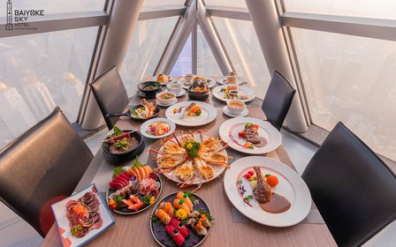 國際自助餐——盡享和牛牛排、烤海鮮、精緻壽司，以及招牌和牛船面