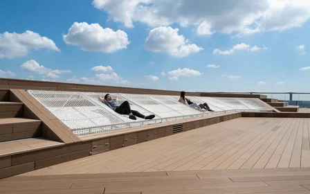 Chill, snap & explore in the sky