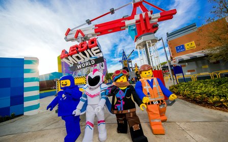 LEGO theme park plus aquarium combo