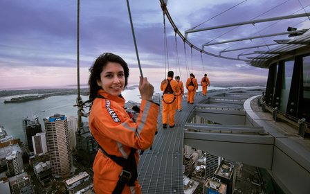 SkyWalk na krawędzi wieży