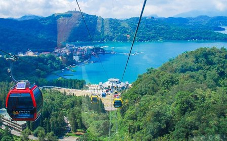 日月潭纜車:高空俯瞰湖光山色