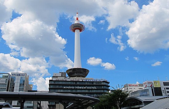 京都車站是南來北往的交通大樞紐,巴士路線又多。