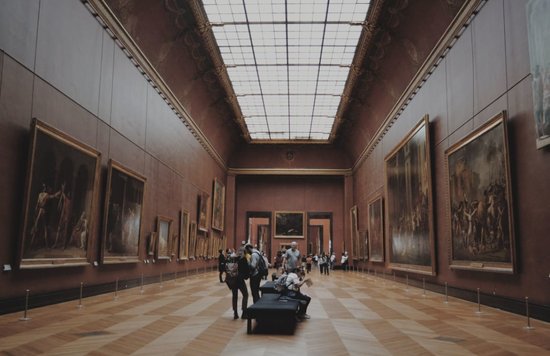 ルーヴル美術館（Musée du Louvre）内観 