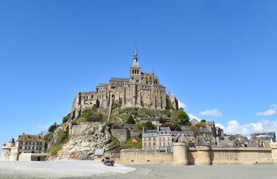 晴天のモンサンミシェル (Mont-Saint-Michel)  