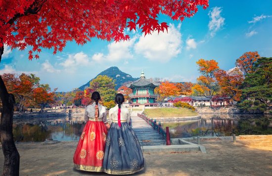 韓国　ソウル　景福宮　韓服を着た女性たち