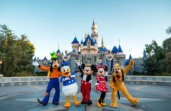 Disneyland-Resort-o-California