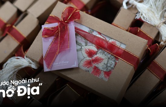 di-thuong-hai-mua-gi-lam-qua