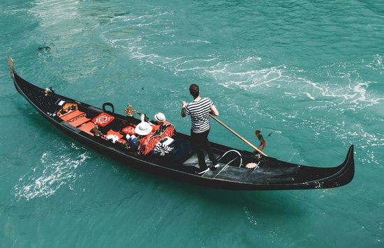 Gondola ride in Venice | Photo Credits: chepté cormani on pexels