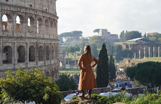 Exploring Rome’s famous sites | Photo Credits Aida Zakirova on Pexels