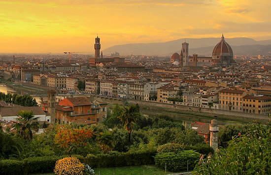 An aerial view of the city of Florence, featuring famous spots like the Duomo
