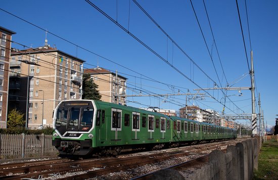 Milan Metro M2 train | Photo Credits: Marmolada48 on Wikimedia