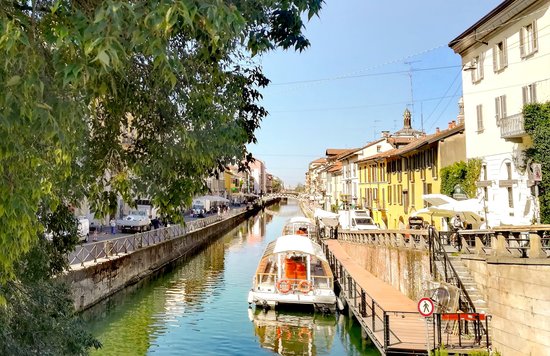 Naviglio Grande at sunset | Photo Credit: Wikimedia Commons