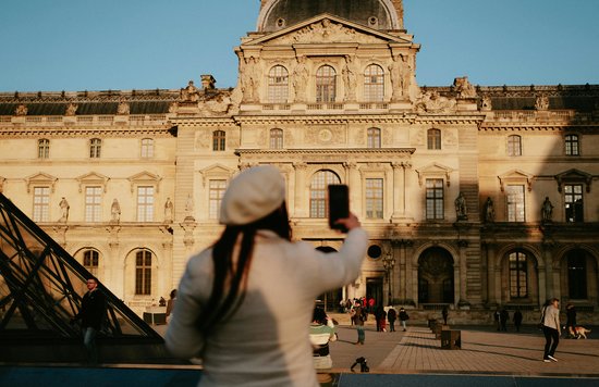 Exploring Paris | Photo Credits: Mathias Reding on Pexel
