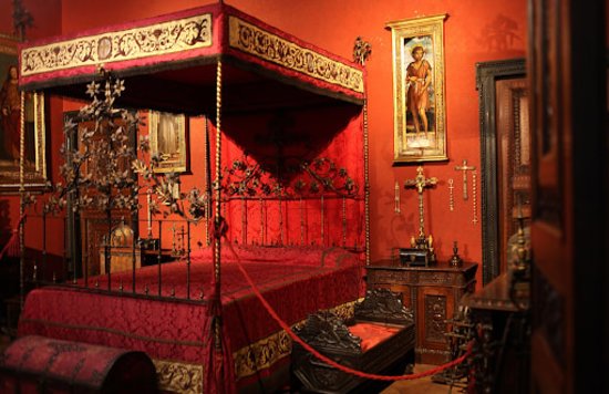 Bagatti Valsecchi Museum, a 19th-century noble residence | Photo by Paolobon140 on Wikimedia